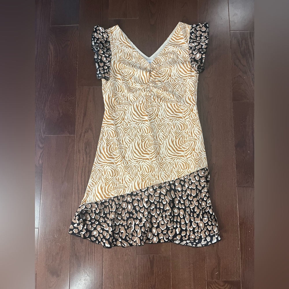 THML Animal Print Ruffle V-Neck Dress – Gold Zebra & Leopard Mix